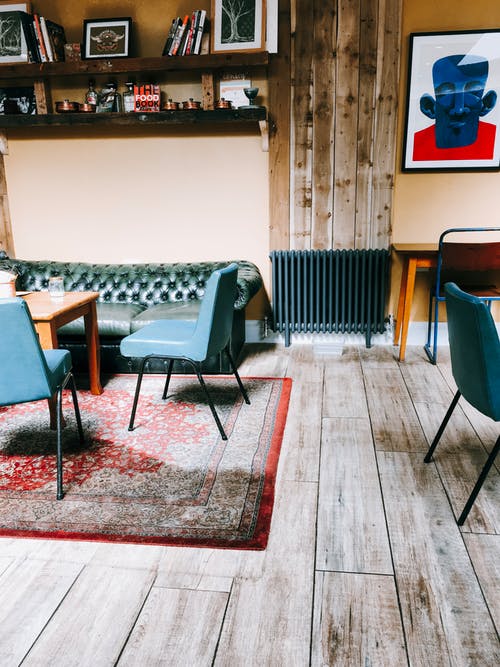 Teen Hangout Space
One of the girl bedroom ideas is
that if the bedroom is large enough, it would be great to add a space where your teen could entertain and hangout with his /her friends
