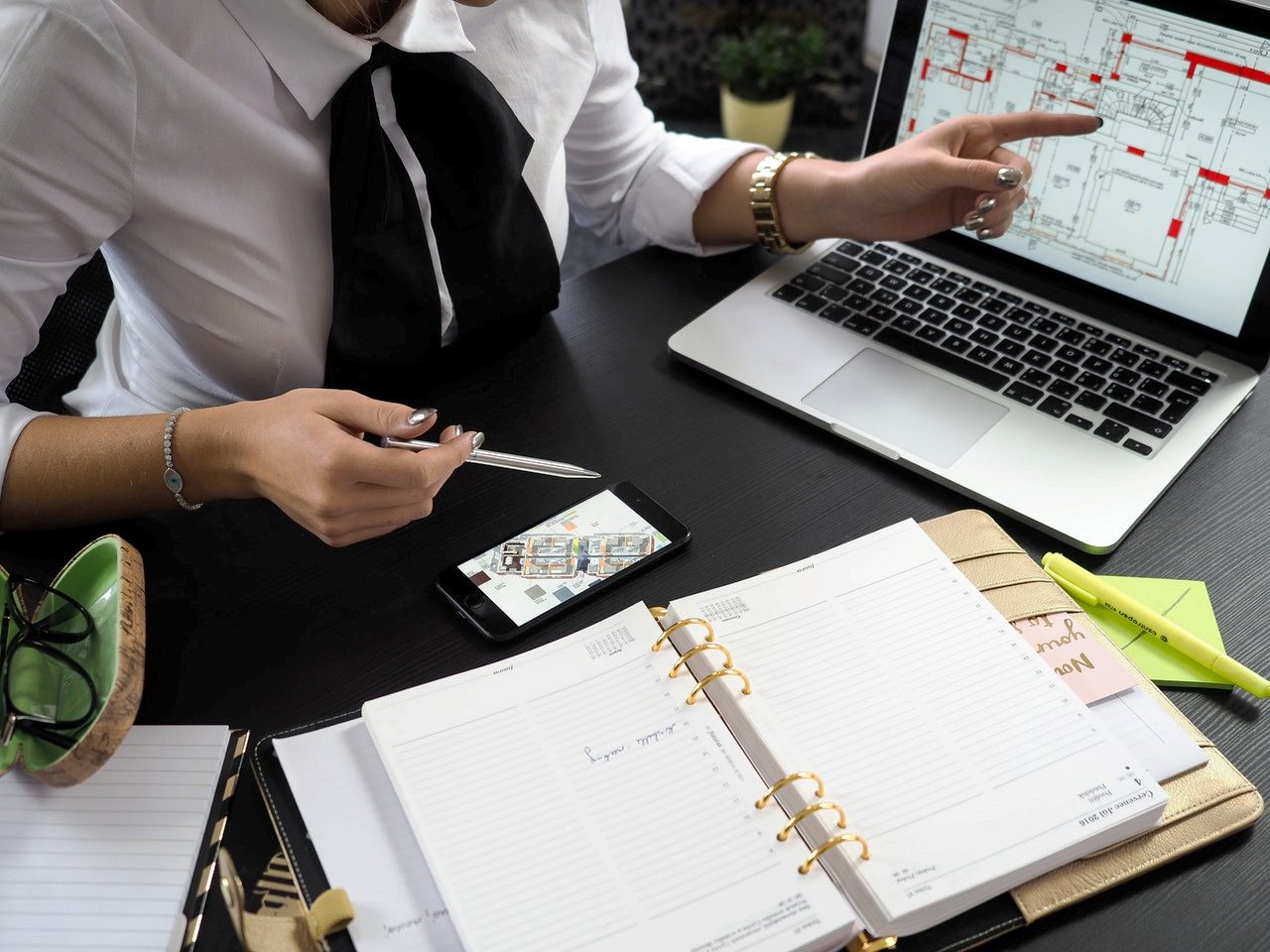 The beginners guide in interior design & decorating suggests to Setting up your goal for the plan.
professional interior space planning in los angeles