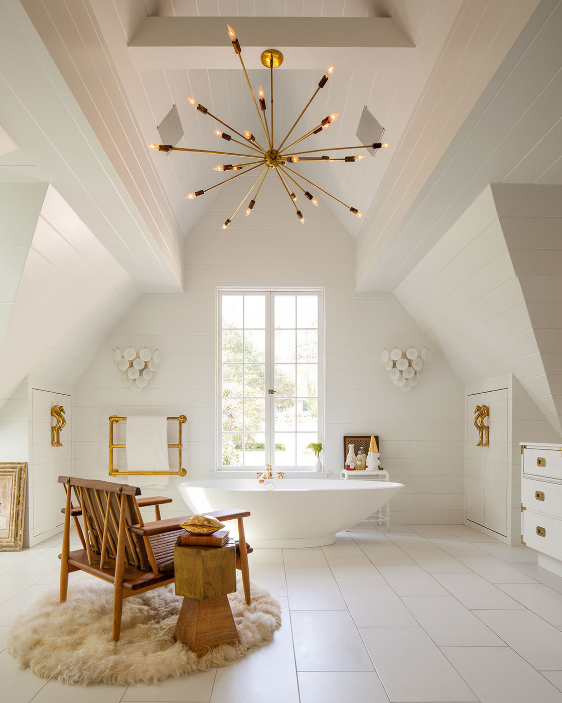 A touch of gold in these bathroom design ideas