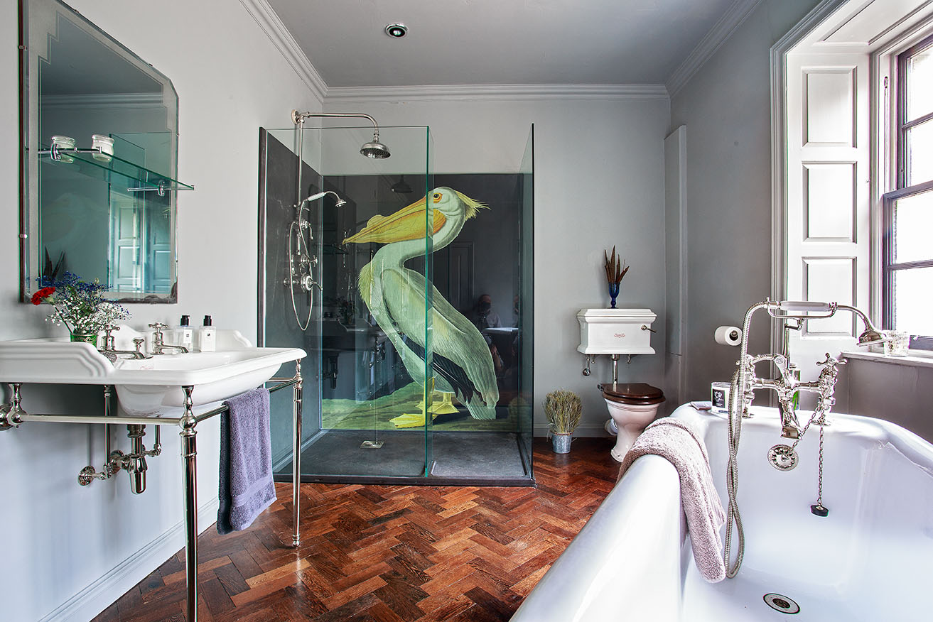 Discover our bathroom photo galleries and the trendy bathroom products, like self cleaning shower doors