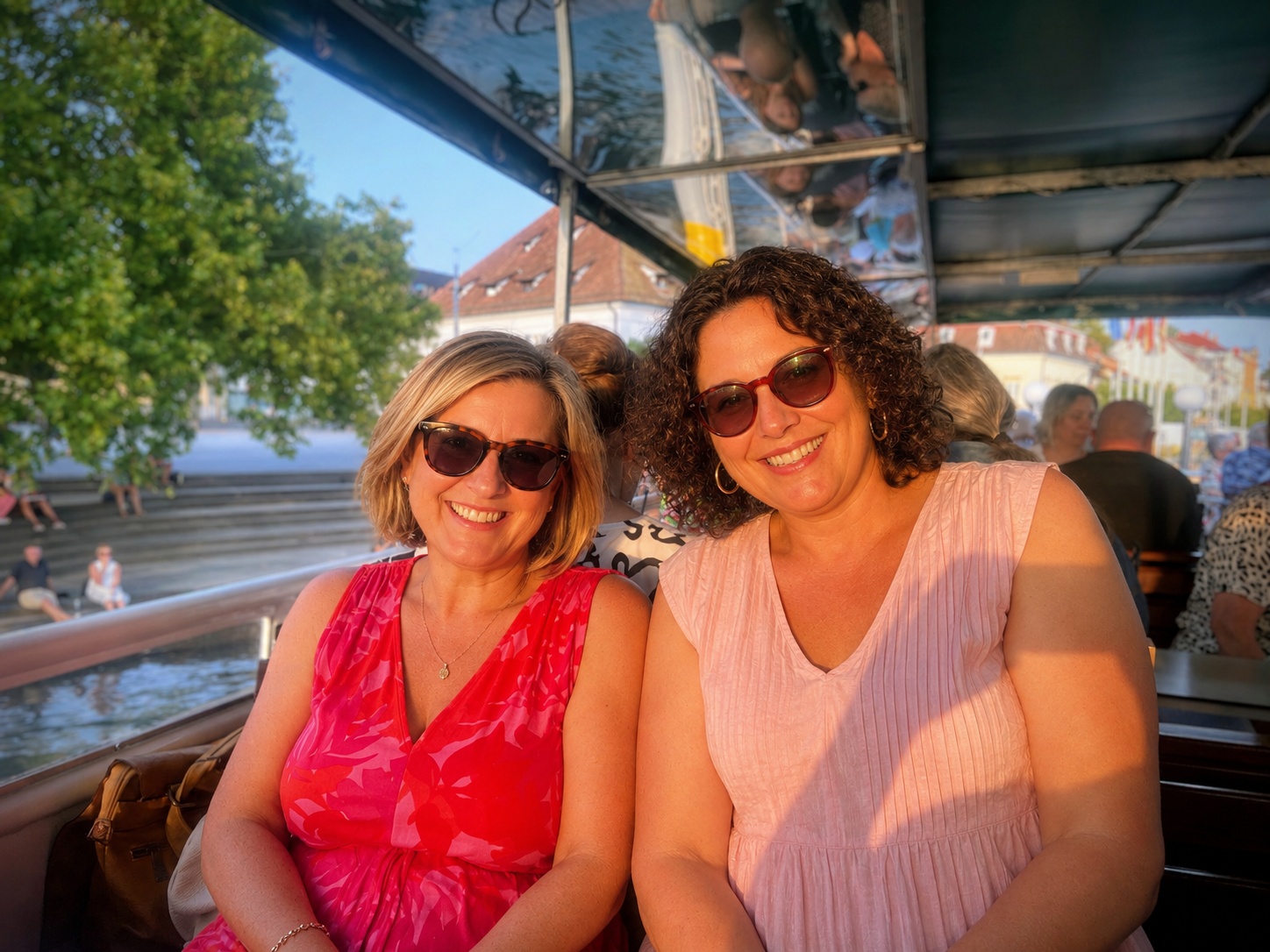 Schifffahrt ab Überlingen als Ausflug mit Freunden am Bodensee