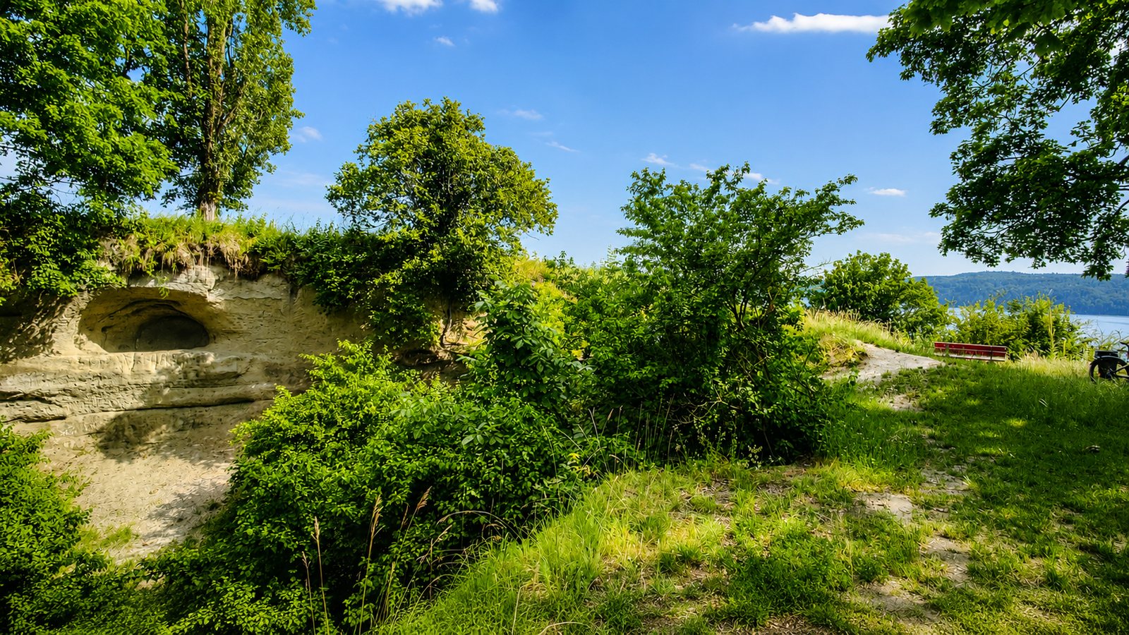 Gletschermühle bei Überlingen mit Seeblick auf einer E-Bike-Tour