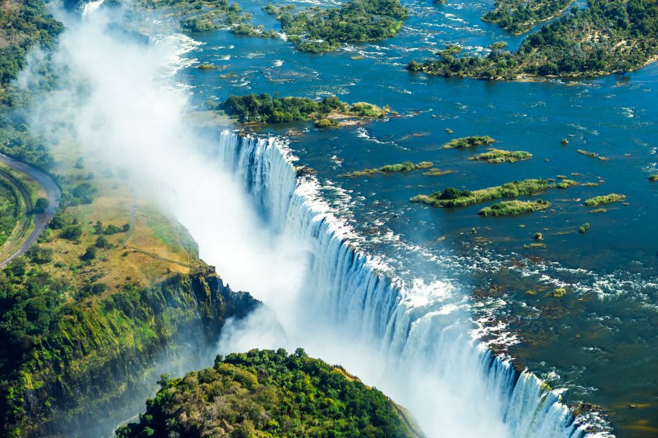 4-Day Victoria Falls Mosi-tunya Tour