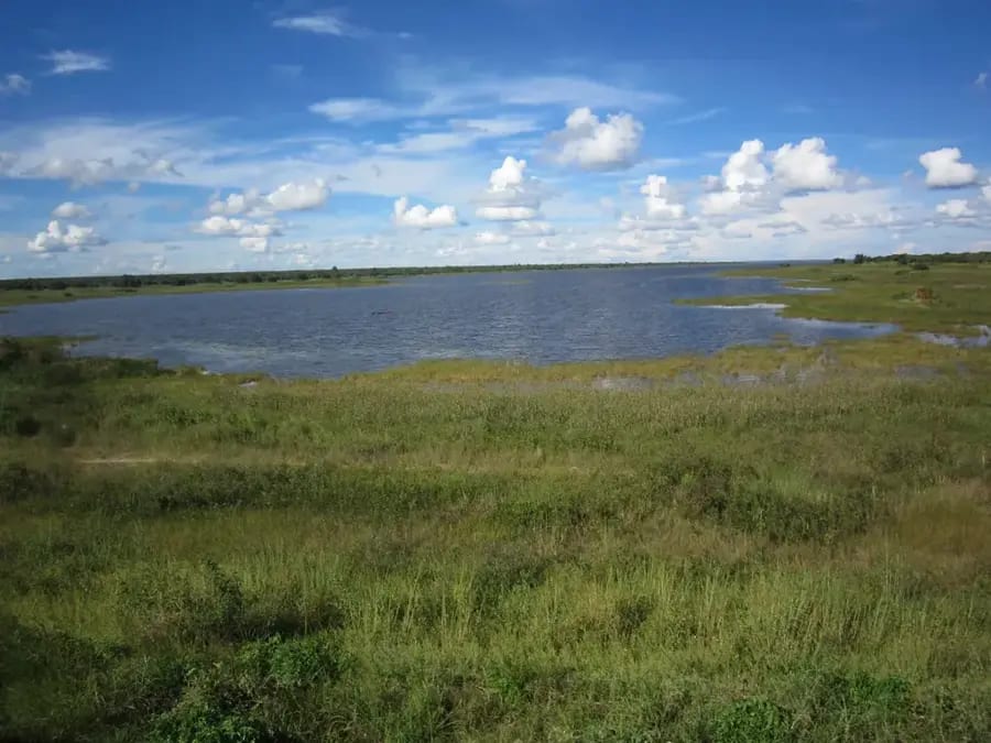 Lusiwashi Lake