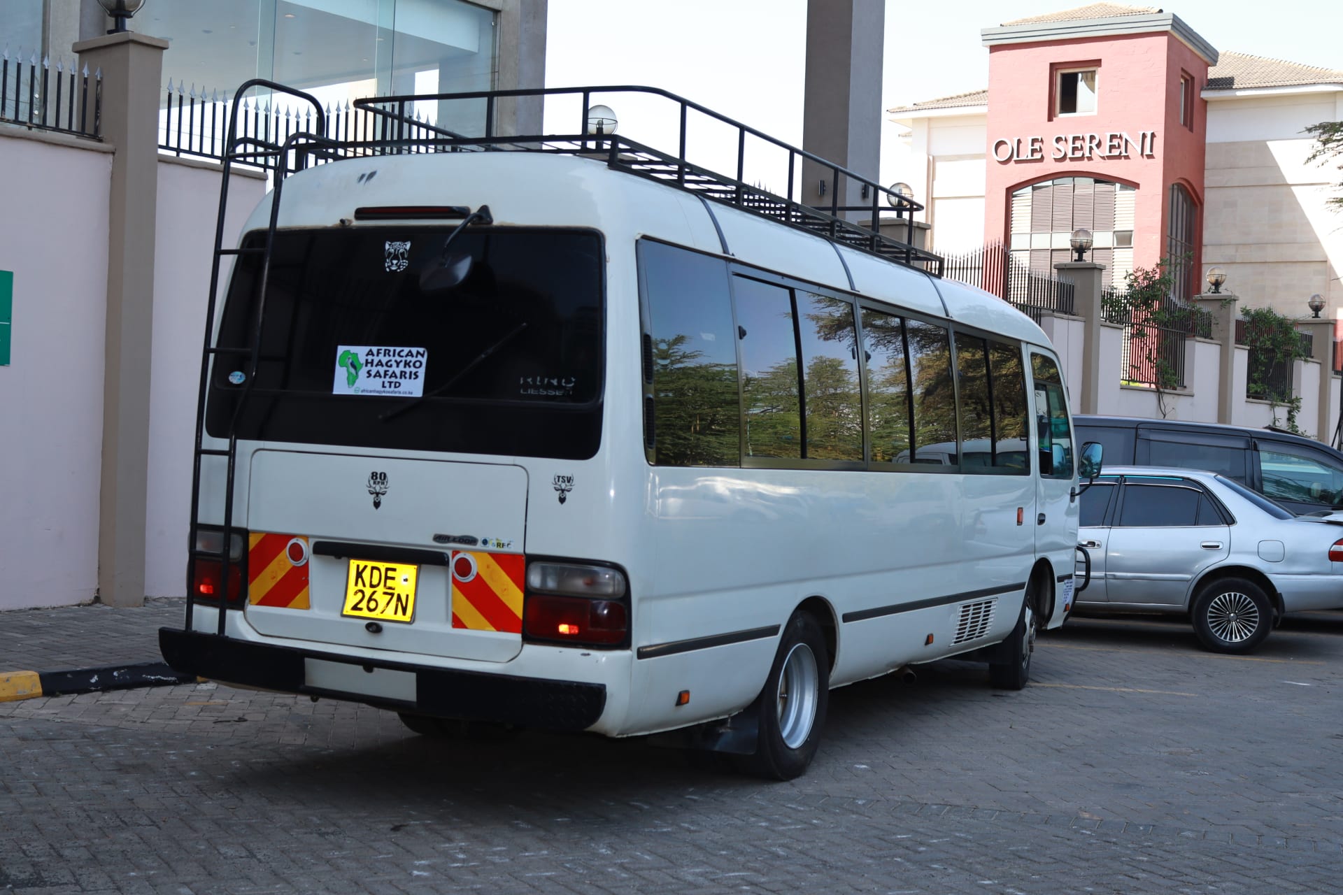 1-Day Nairobi Night Life Dinner Experience in Kenya