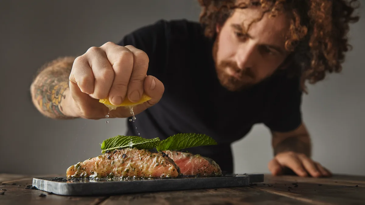 Dieta para hombres de 40 a 50 años: qué comer para mantener músculo, energía y peso