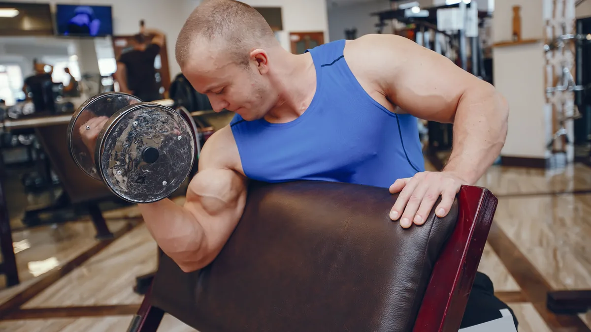 Cómo entrenar pecho después de los 40: guía paso a paso