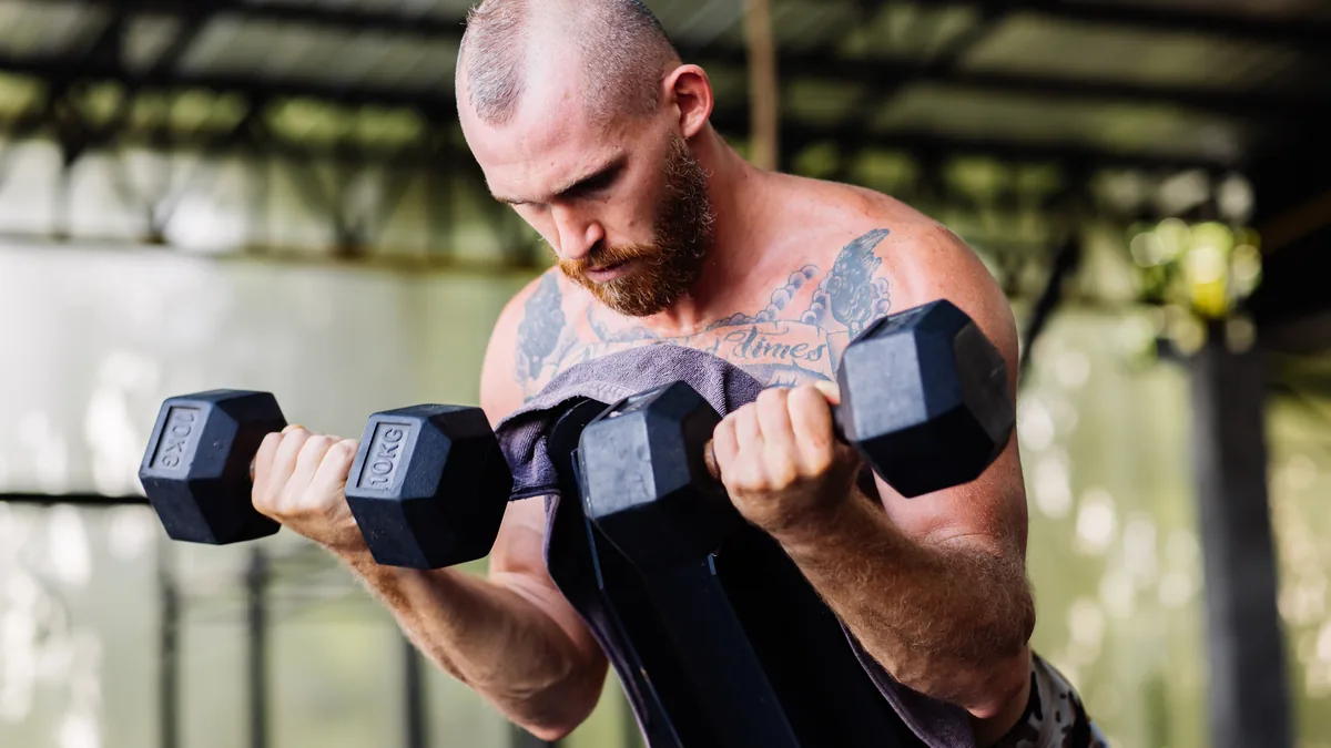 Creatina para hombres de 40 a 50: qué dice la evidencia y por qué importa en esta etapa
