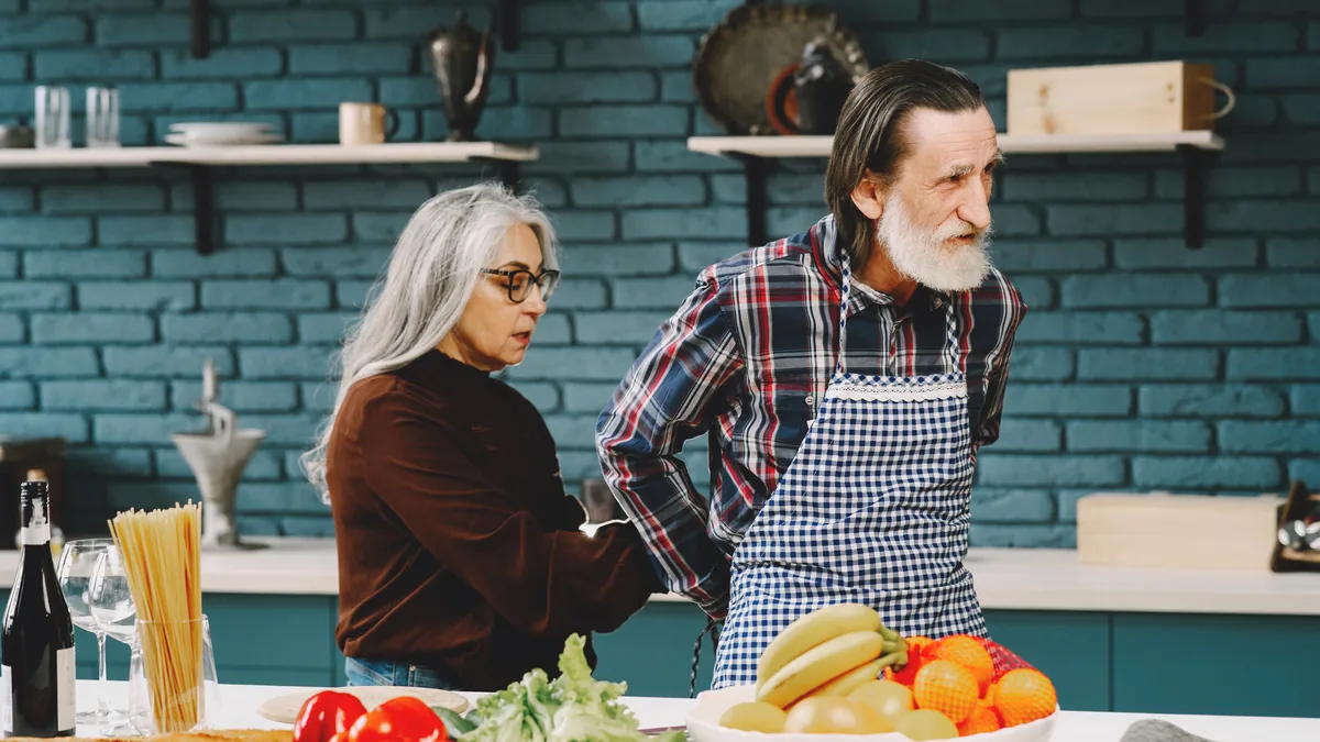 Dieta para adultos mayores: qué comer a partir de los 65 para mantener fuerza, masa muscular y calidad de vida