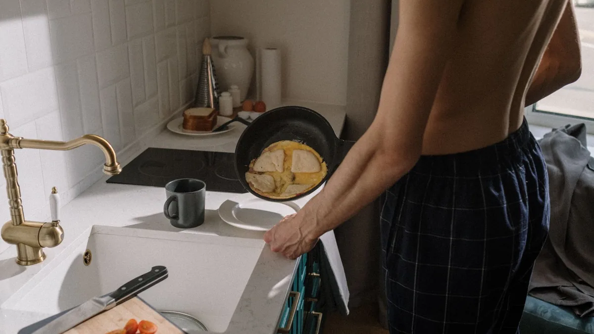 Desayunos altos en proteína para hombres de 50: qué comer y por qué importa