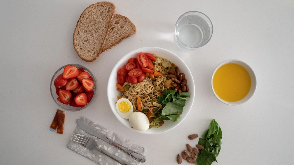 Meriendas para bajar grasa: qué comer a la tarde (y qué evitar)