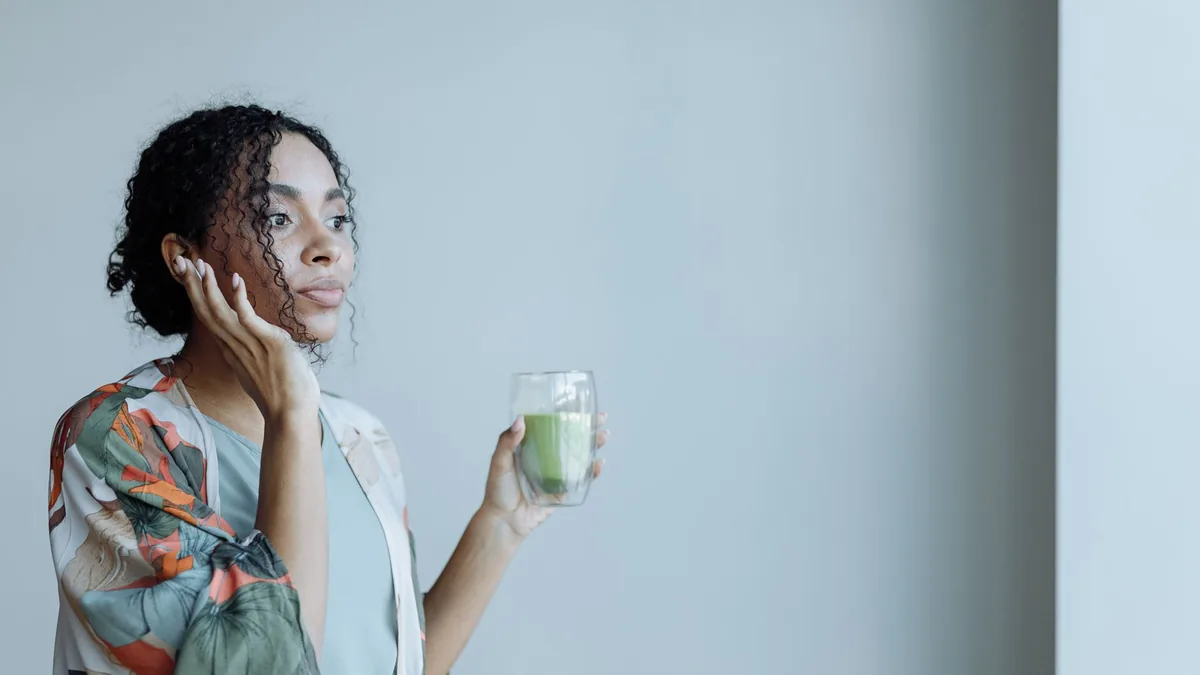Té verde y piel: una nota sobre el acné
