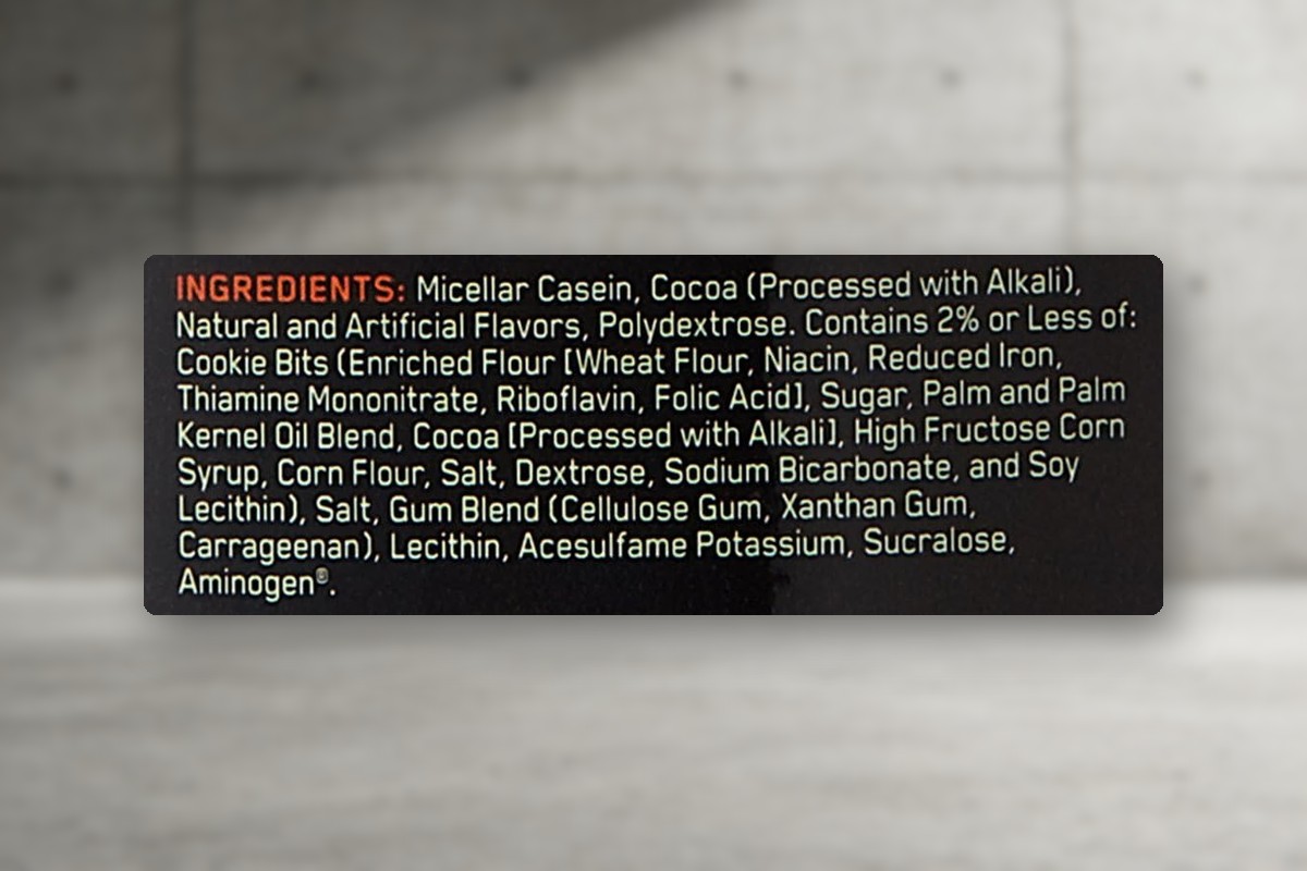 Lista de ingredientes de un sabor de Gold Standard 100% Casein con trozos de galleta