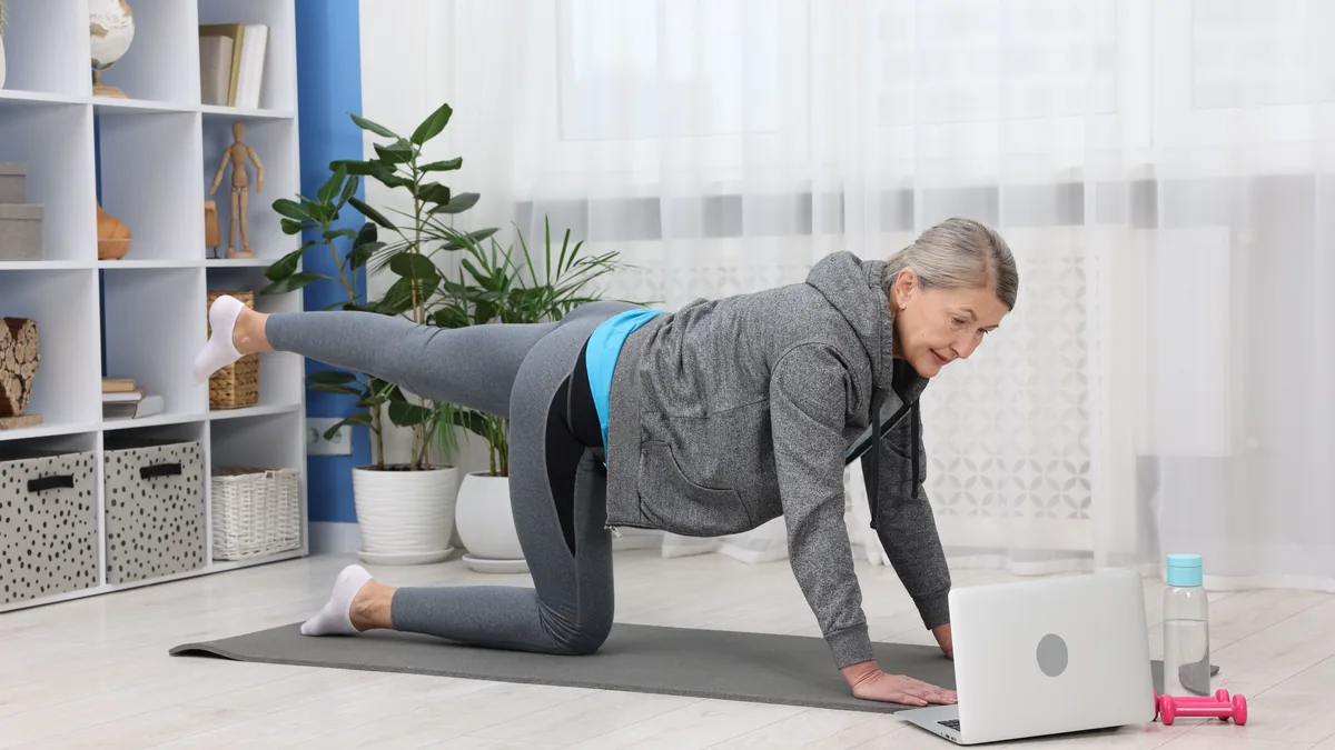 Ejercicios concretos para empezar: cuerpo completo en casa