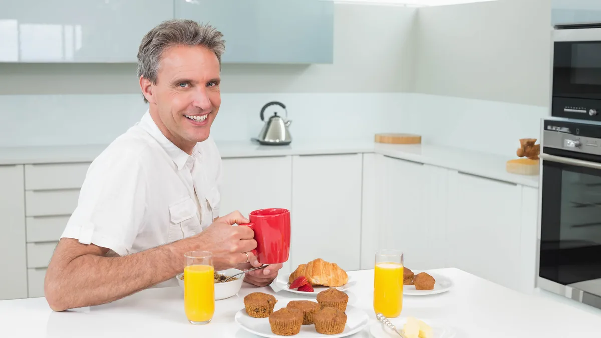 Tres estructuras de desayuno para hombres de 50