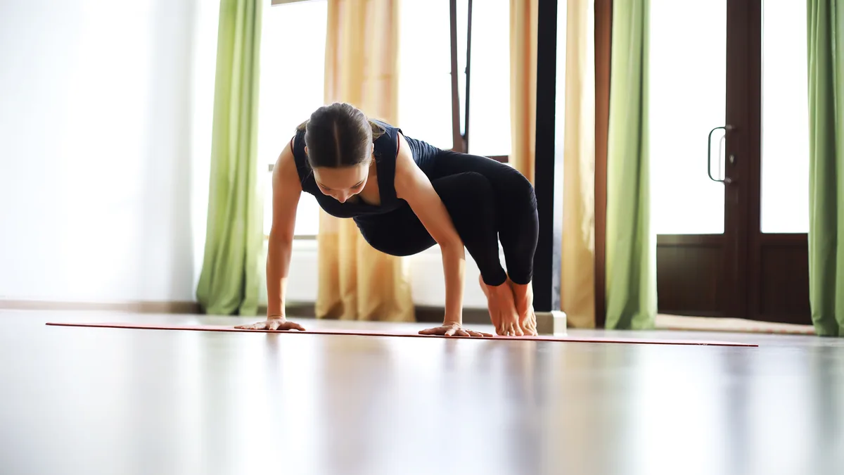 Ejercicios de hombros sin gimnasio: guía completa basada en evidencia