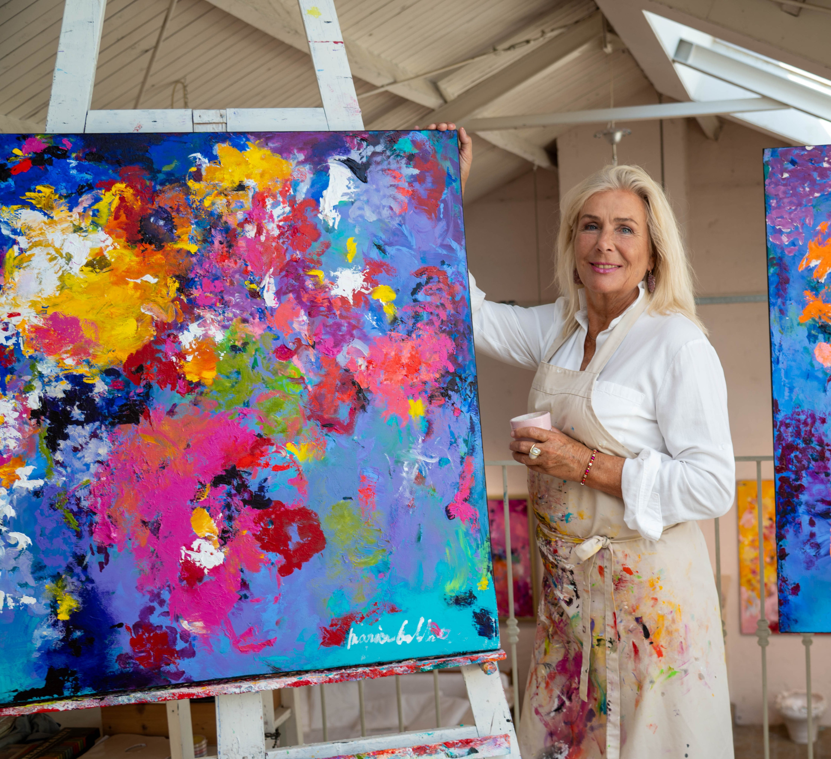Marion aan het werk in haar atelier
