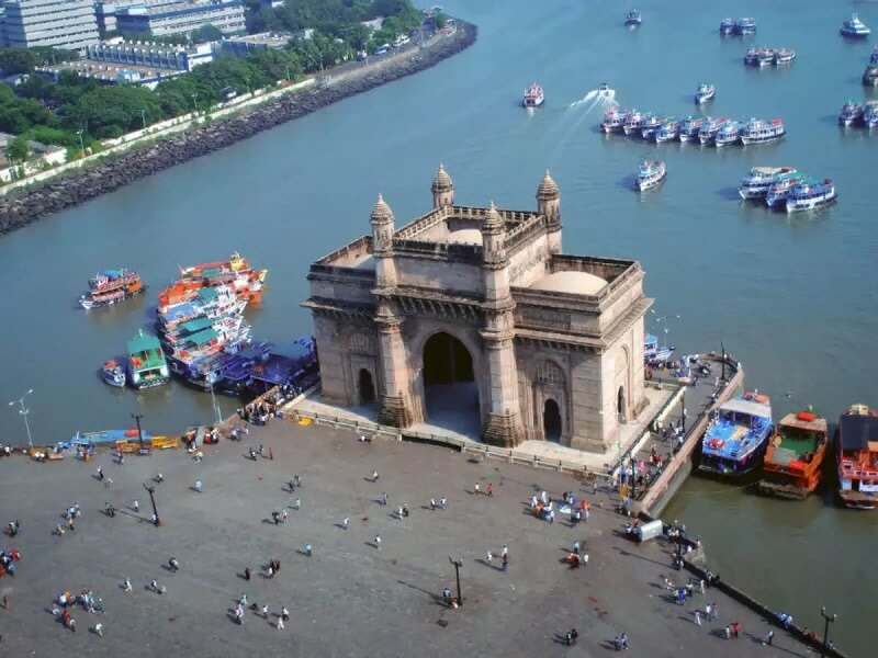 Kolhapur to Mumbai Cab Service