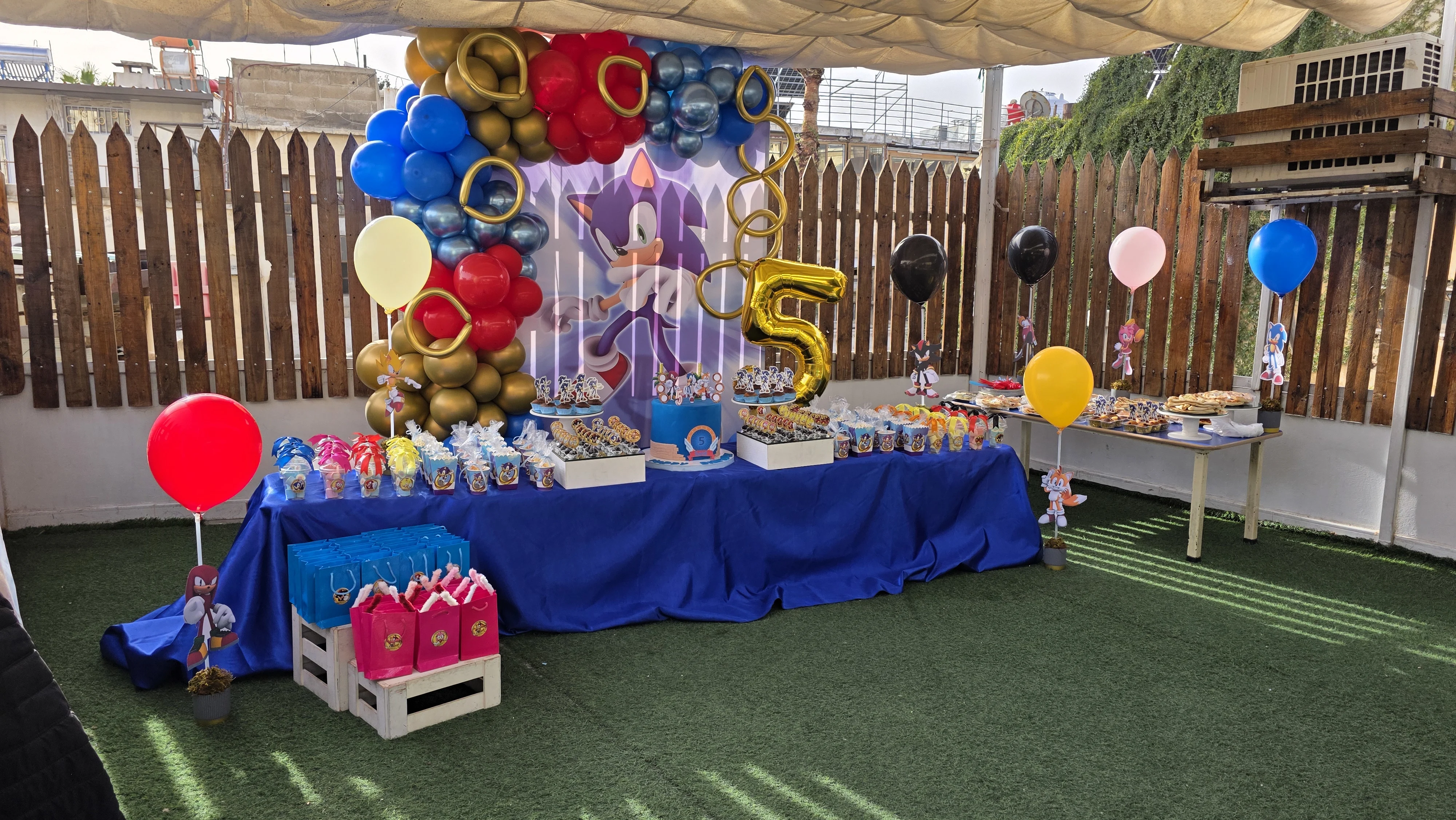 تنسيق أنيق لـتصميم احتفال فاخر عيد ميلاد لفعالية فاخرة في دمشق، سوريا مع وسيم الخرّاط