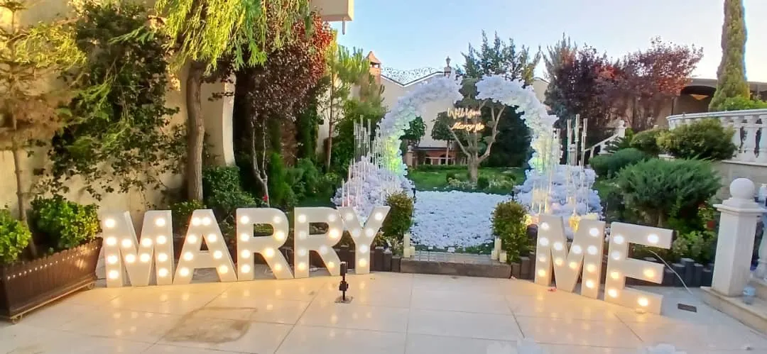 تنسيق أنيق لـتصميم احتفال فاخر عروض الزواج لفعالية فاخرة في دمشق، سوريا مع وسيم الخرّاط