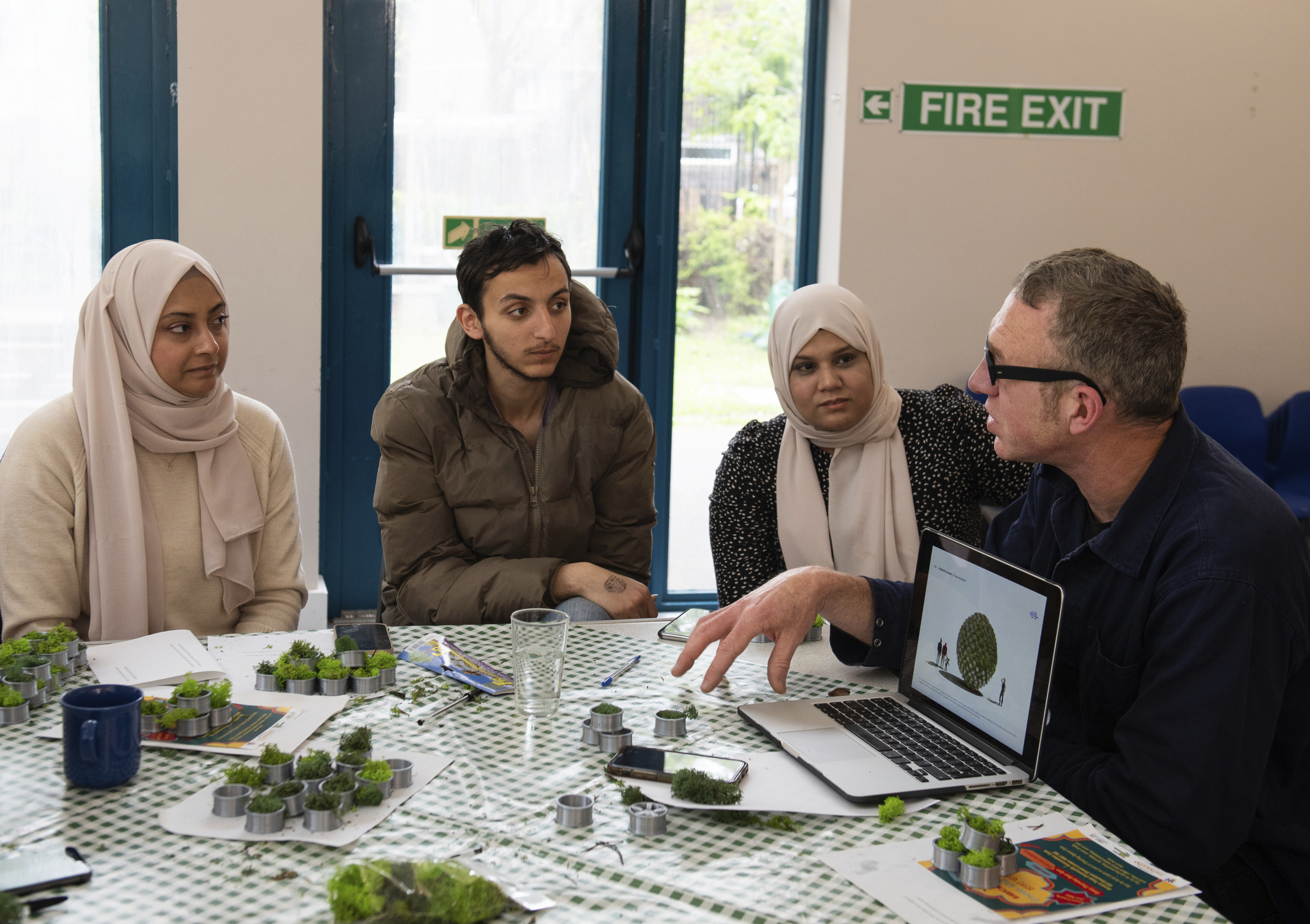 Workshop led by Climate Art and David Rickard in collaboration with Think & Do Camden. Photographs by Siobhan Bradshaw.