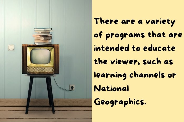 An old tv illustrating that watching TV can help get better at trivia quiz.