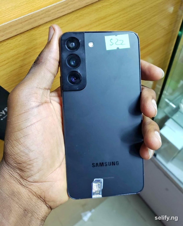 Direct UK Used Samsung S22 for sale with warranty  - image 1
