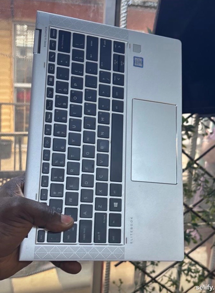 Direct UK used Hp laptop in Ikeja for sale  thumbnail 4