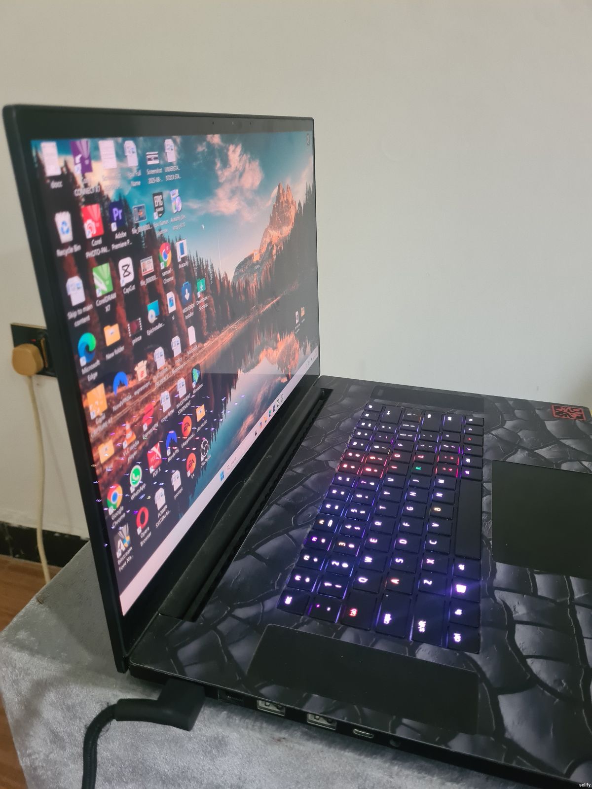 Gaming Razer Blade Laptop Core i7 SSD 1T thumbnail 3