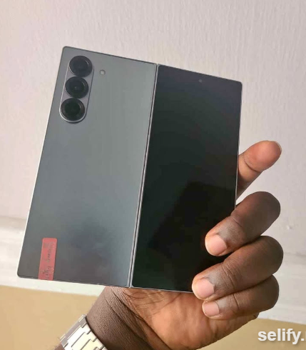 Samsung Galaxy Z Fold 6 - image 1