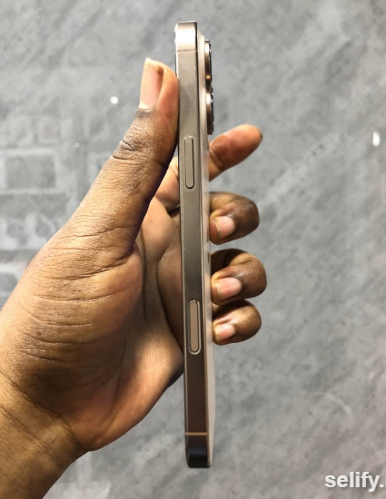 iPhone 16 Pro Max 256gb (Physical SIM) (UK USED) thumbnail 6