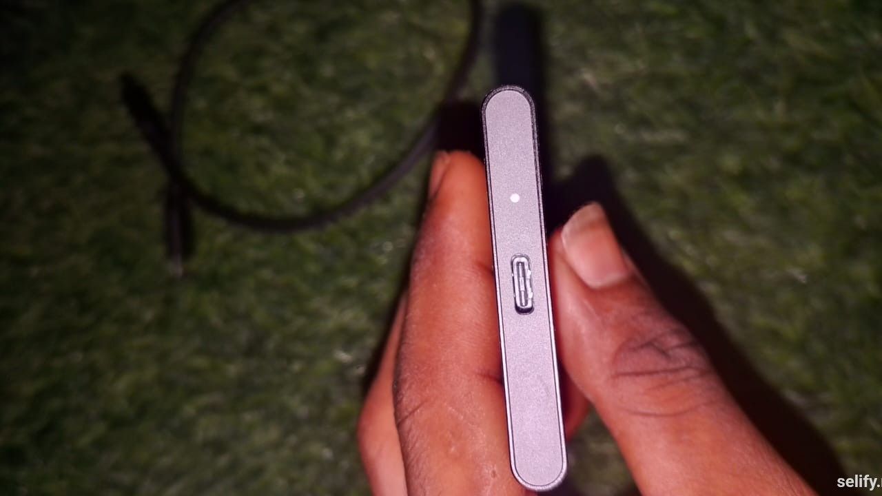 Samsung T7 Portable SSD thumbnail 2