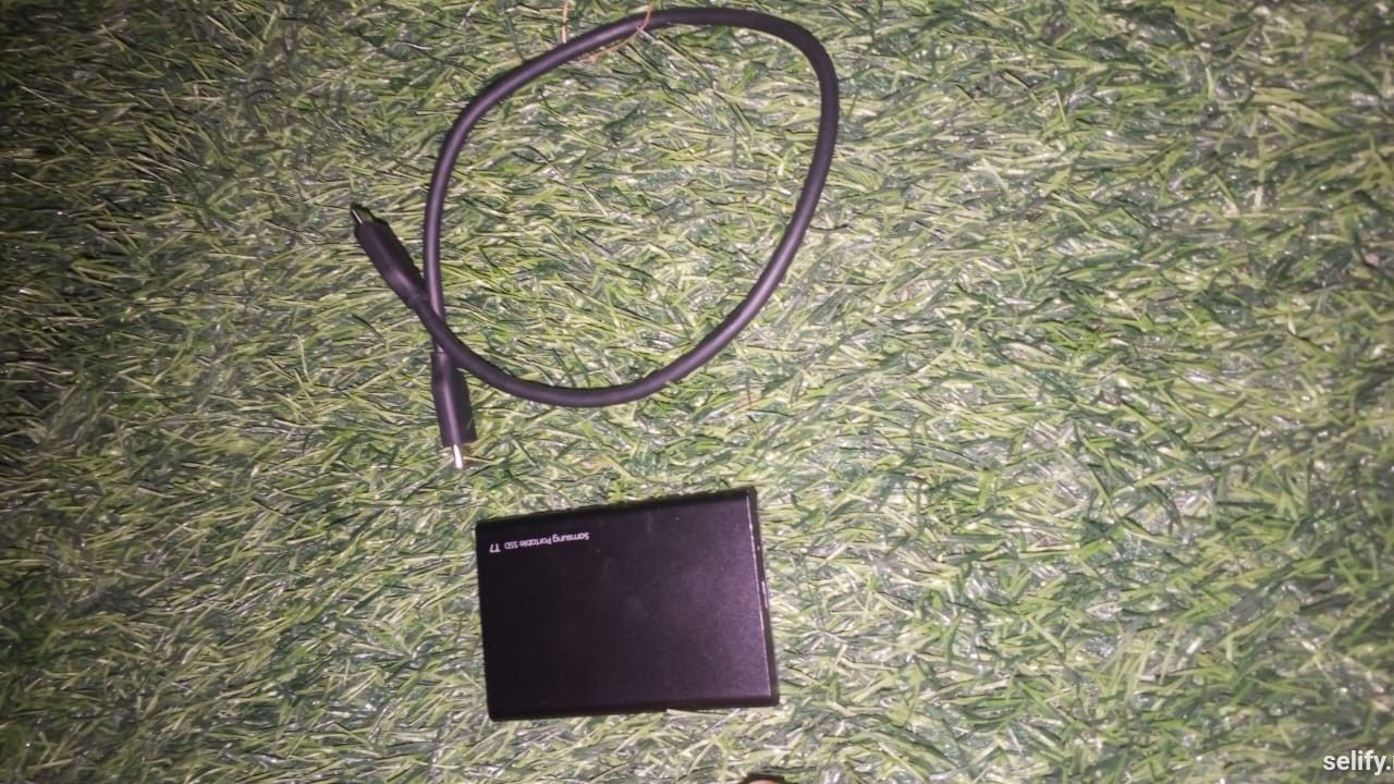 Samsung T7 Portable SSD thumbnail 3