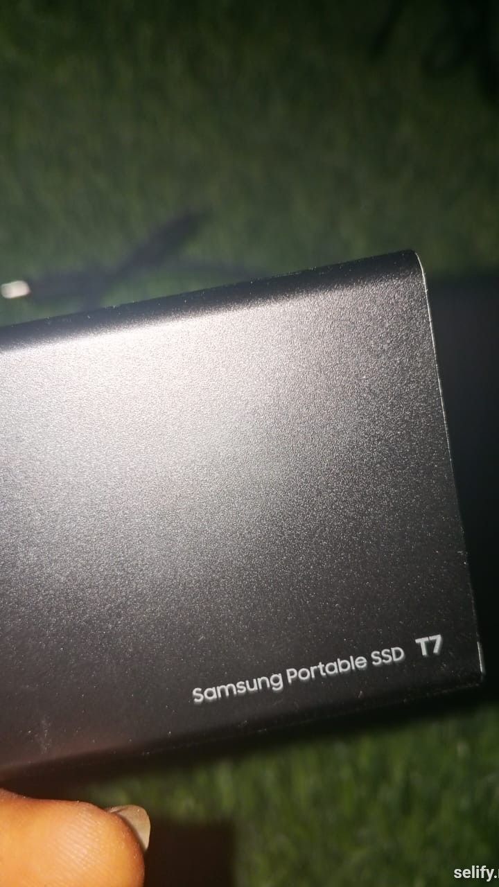 Samsung T7 Portable SSD thumbnail 4