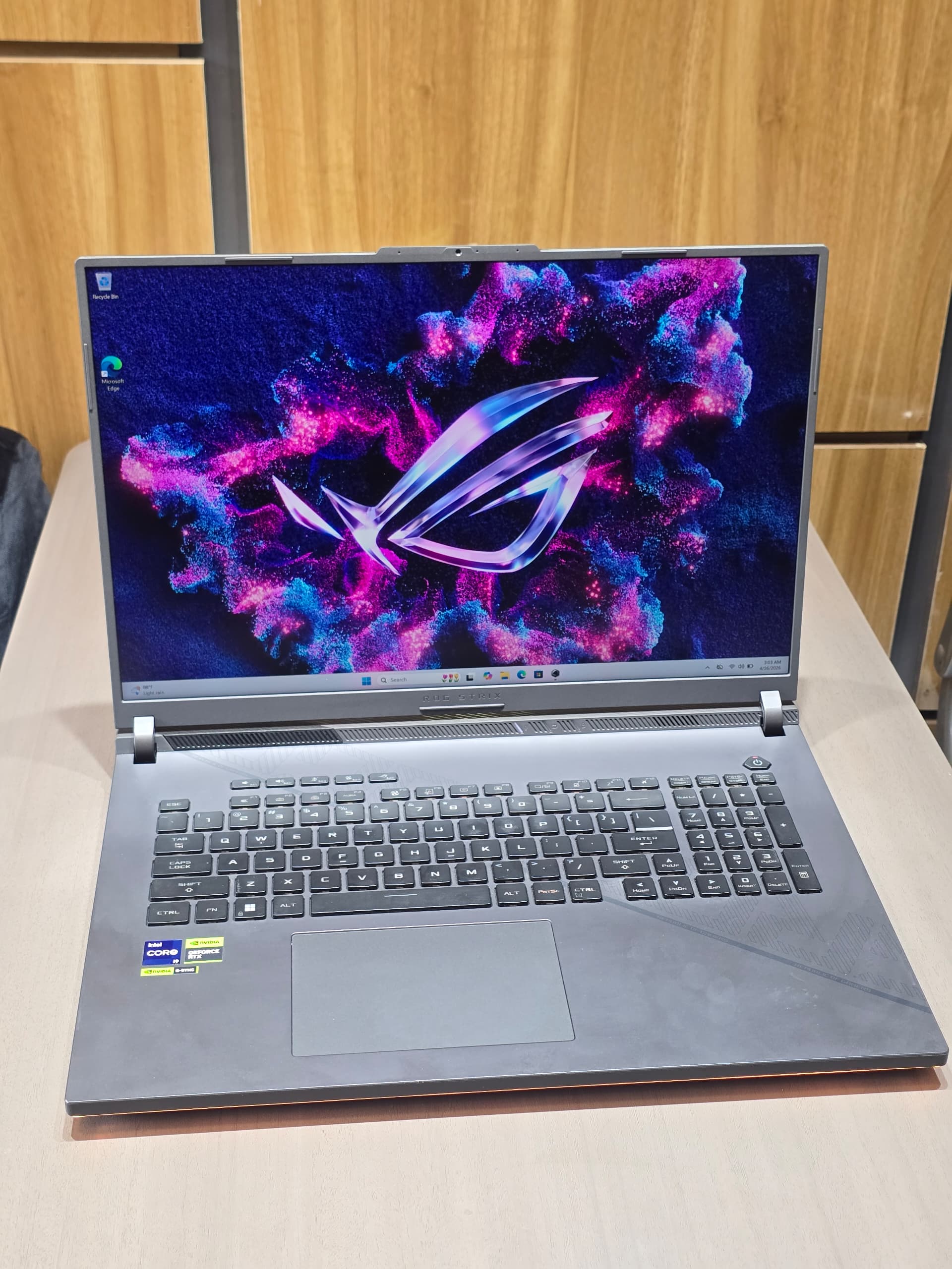 Asus Rog Strix G18  thumbnail 2