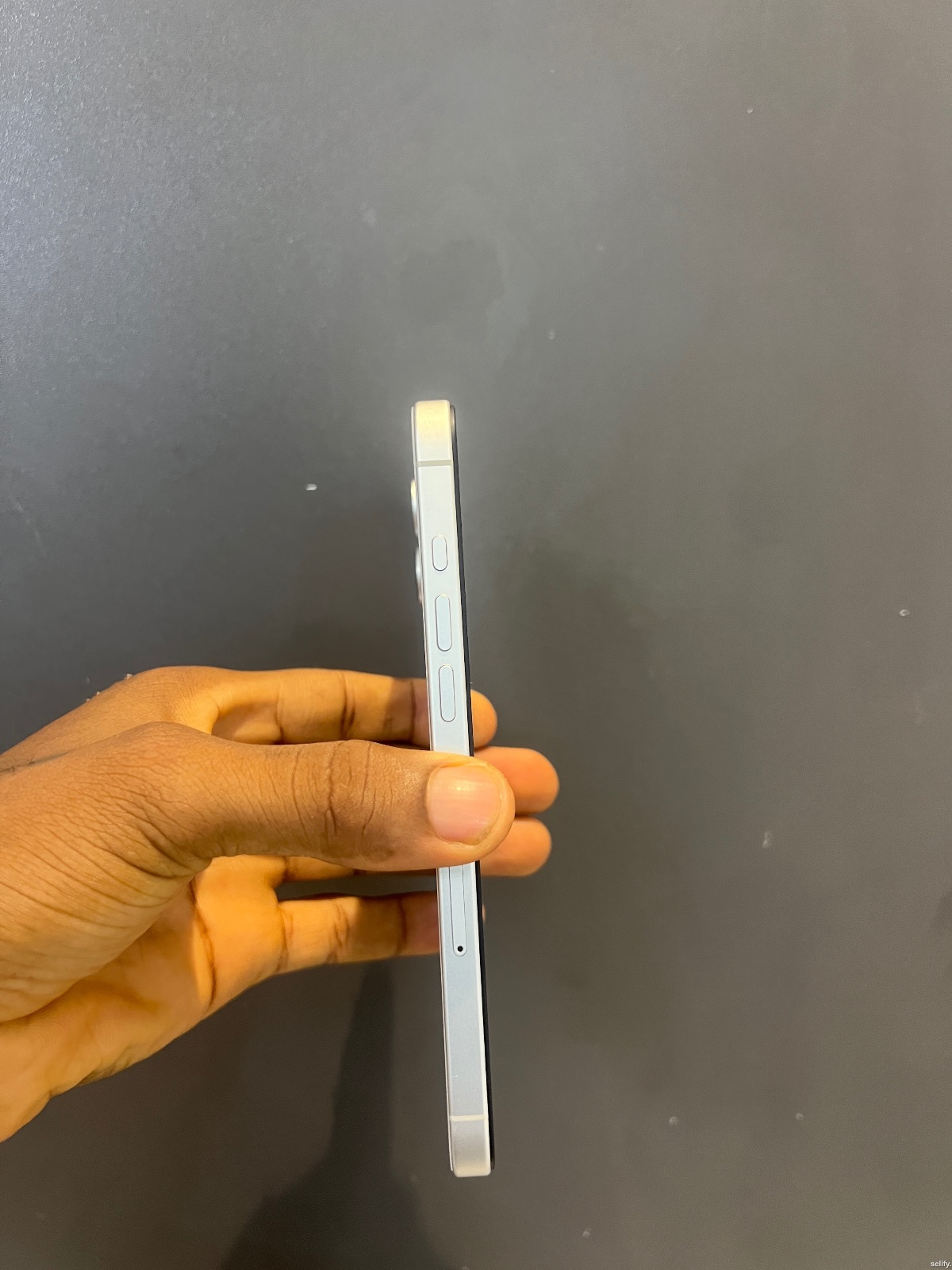 iPhone 16 plus  thumbnail 4
