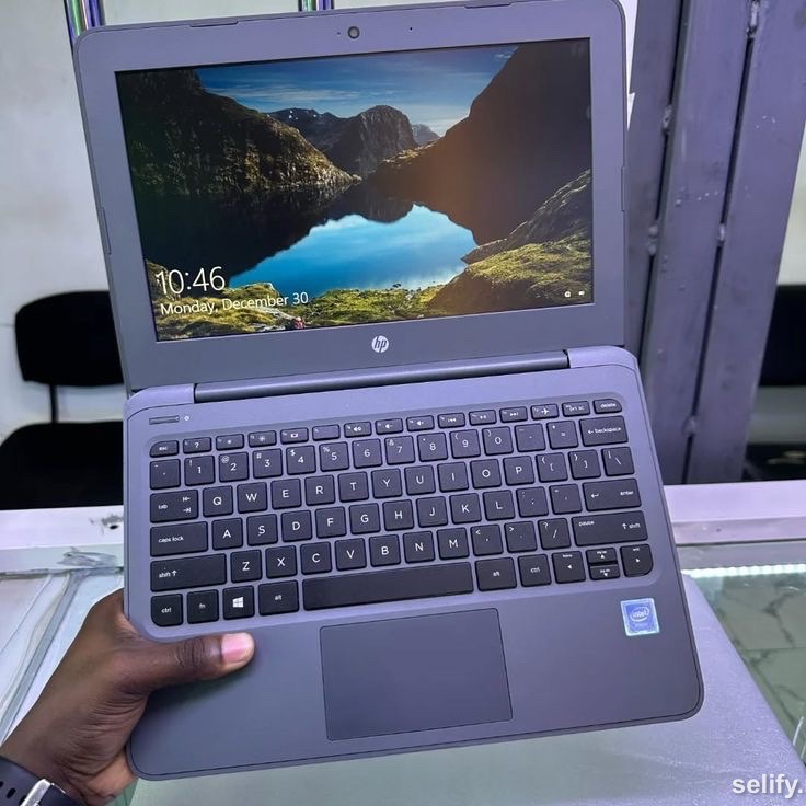 Direct UK HP Stream 11 Laptop thumbnail 2