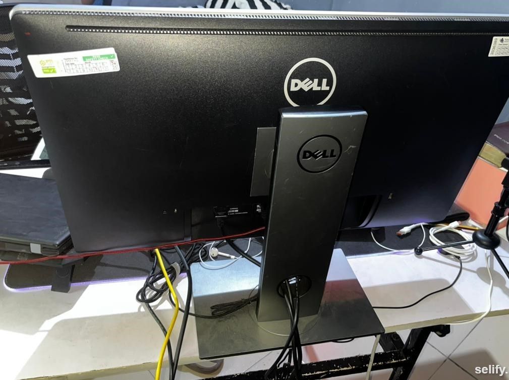 Dell P2715Q 4K Monitor thumbnail 2