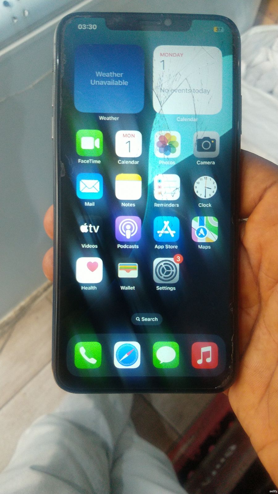 iPhone XS Max  thumbnail 2