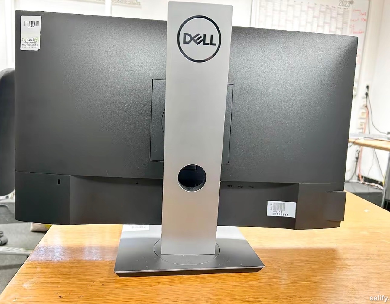 Dell P2419H 24-inch Full HD IPS Monitor (London Used, Original hdmi splitter ) thumbnail 4