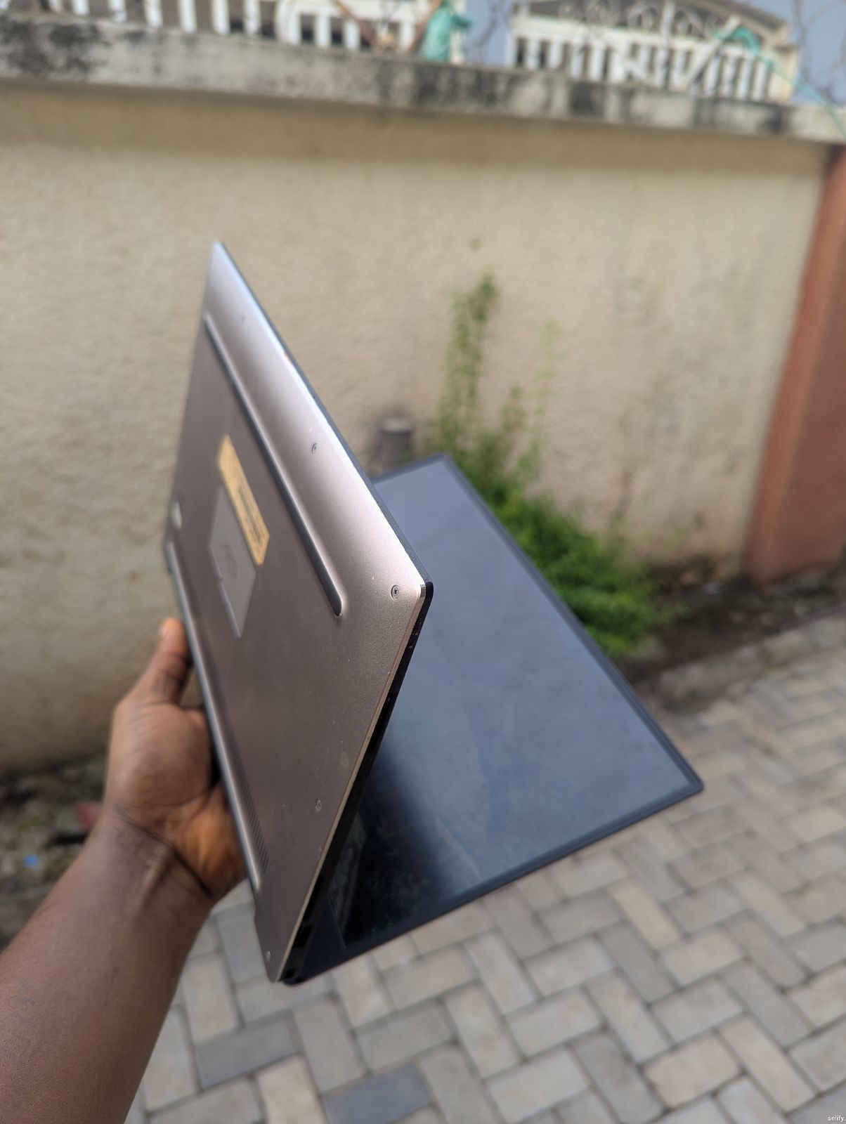 Dell XPS 13 London Used – Core i7, 8GB RAM, 256GB SSD thumbnail 2