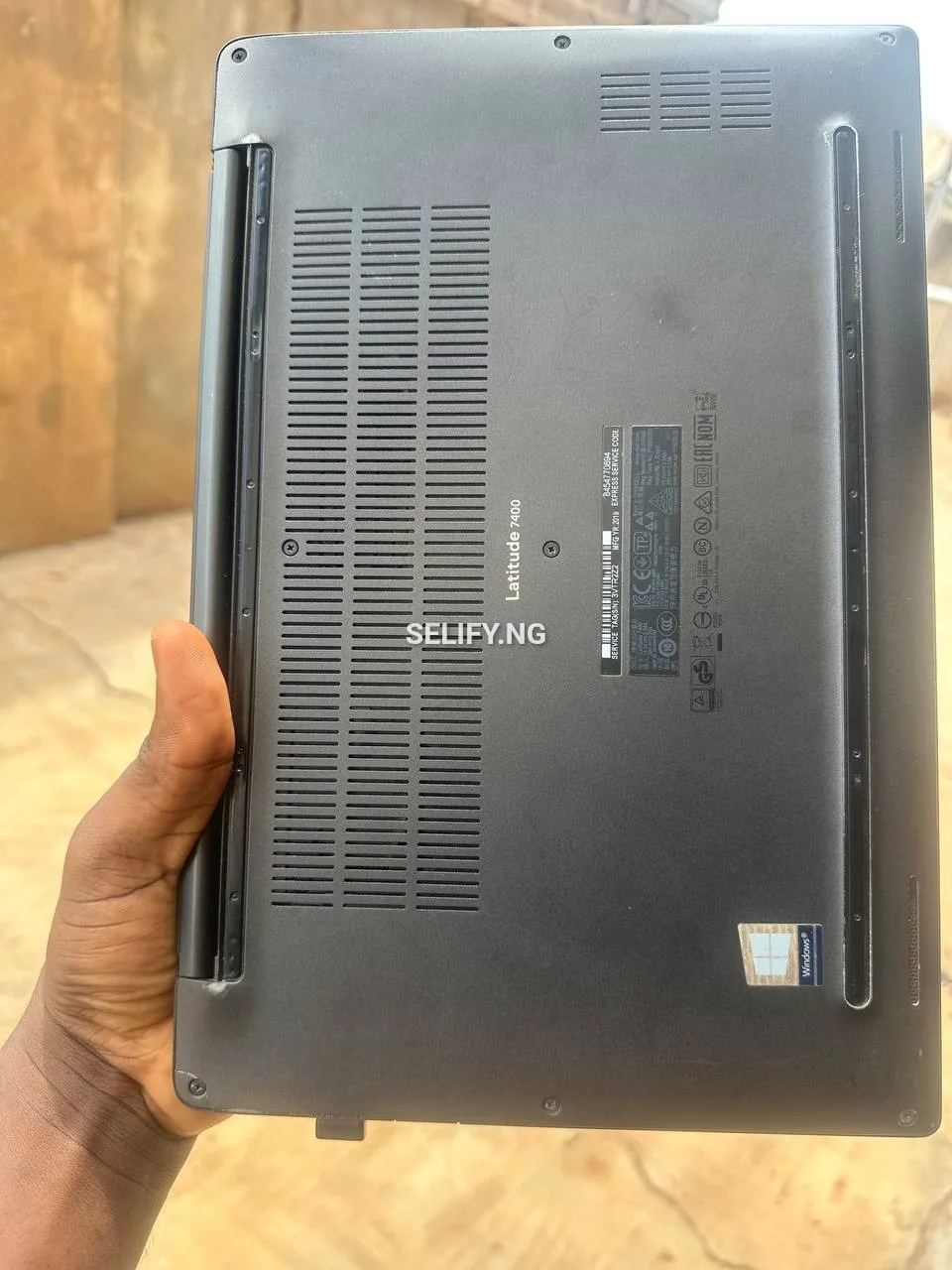 Dell Latitude 7400 | Intel Core i7-8665U | 16GB RAM | 256GB SSD | Windows 11 Pro thumbnail 2