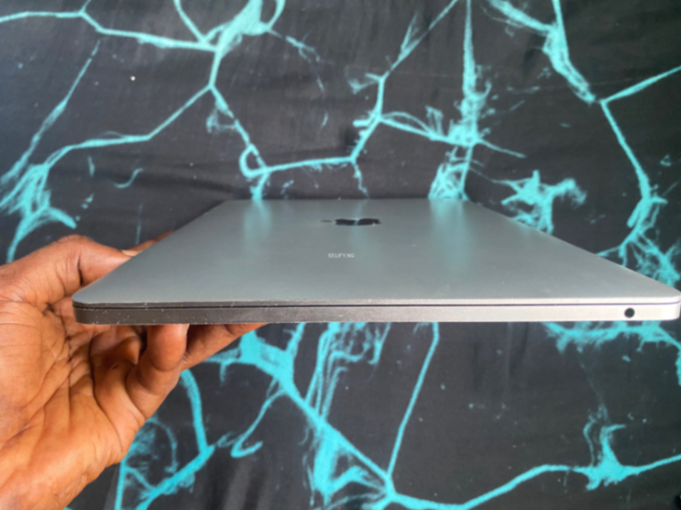 2017 London Used MacBook Pro – Original Charger & Accessories