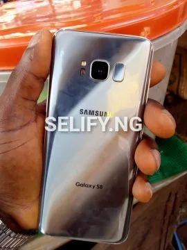 UK used Samsung galaxy S8  thumbnail 2