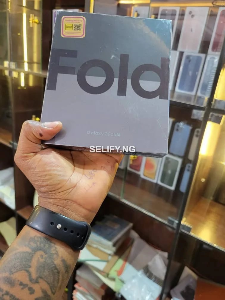 Samsung Fold 4 thumbnail 2