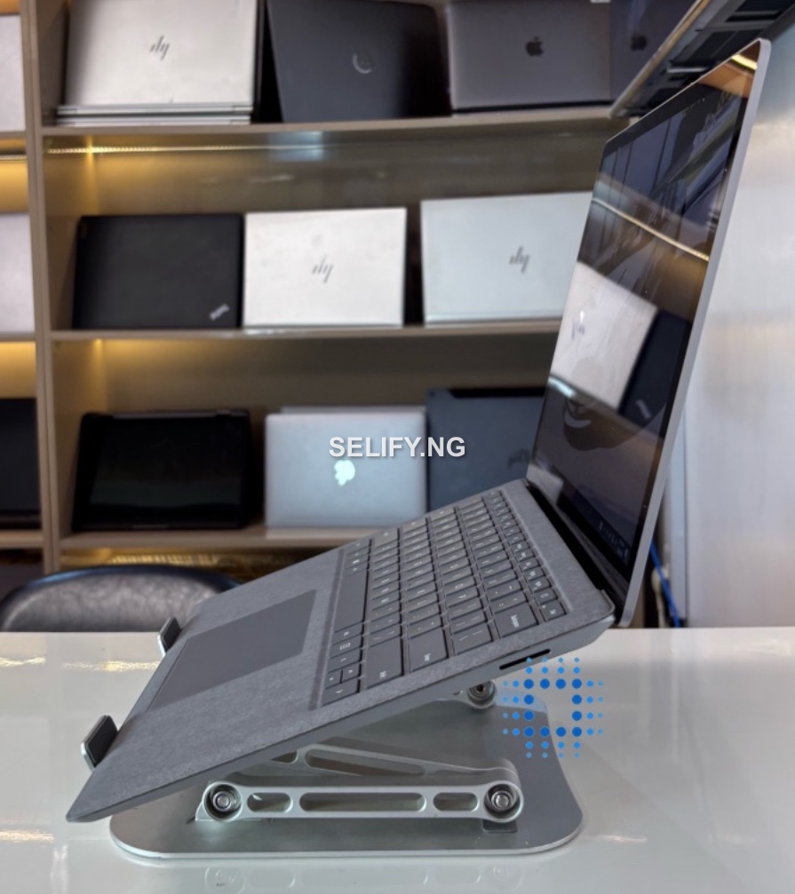 Microsoft Surface Laptop 4 13.5” Touchscreen – Ryzen 5, 8GB RAM, 256GB SSD thumbnail 2