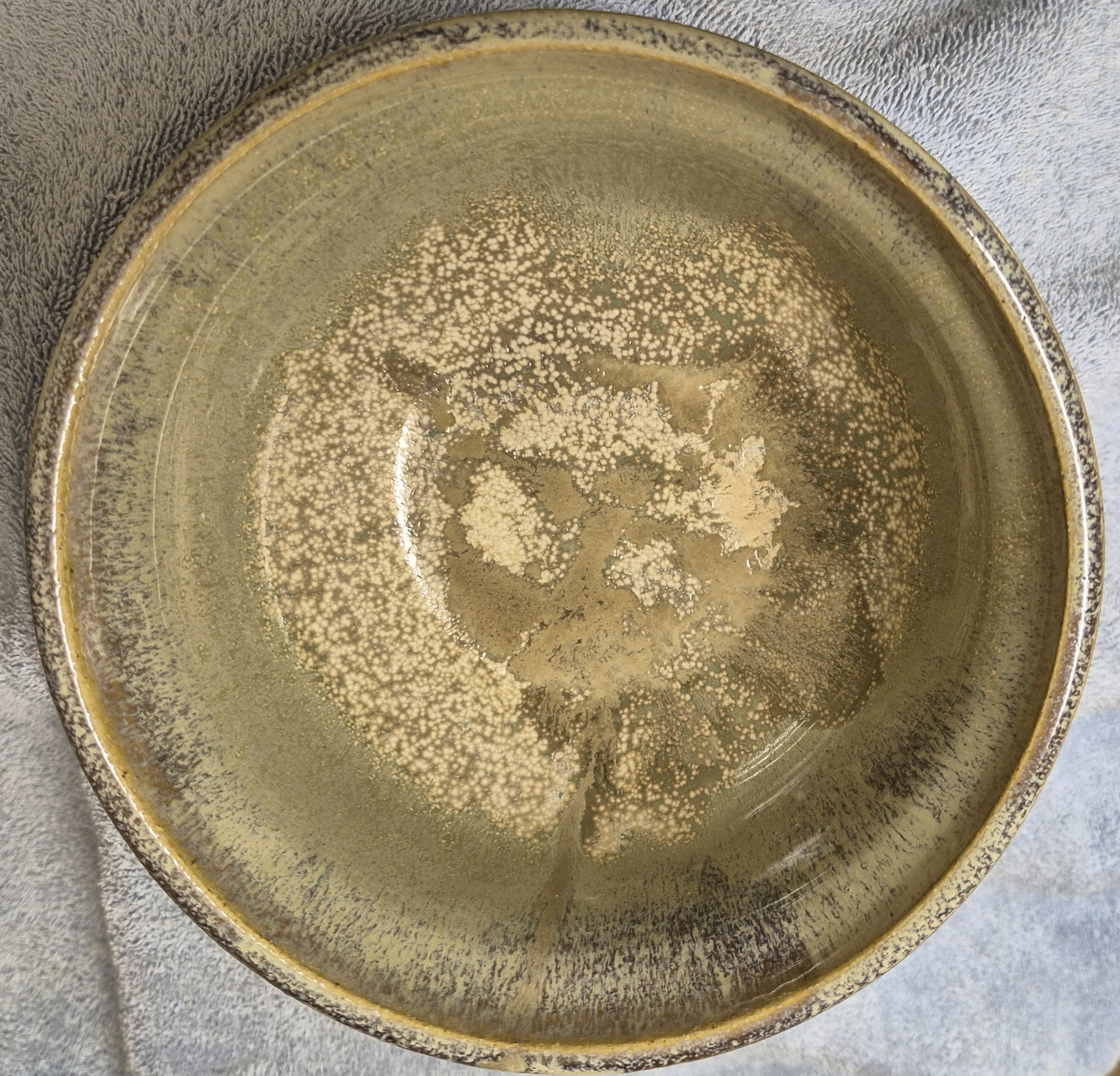 Handcrafted pottery by Estelle Pieters