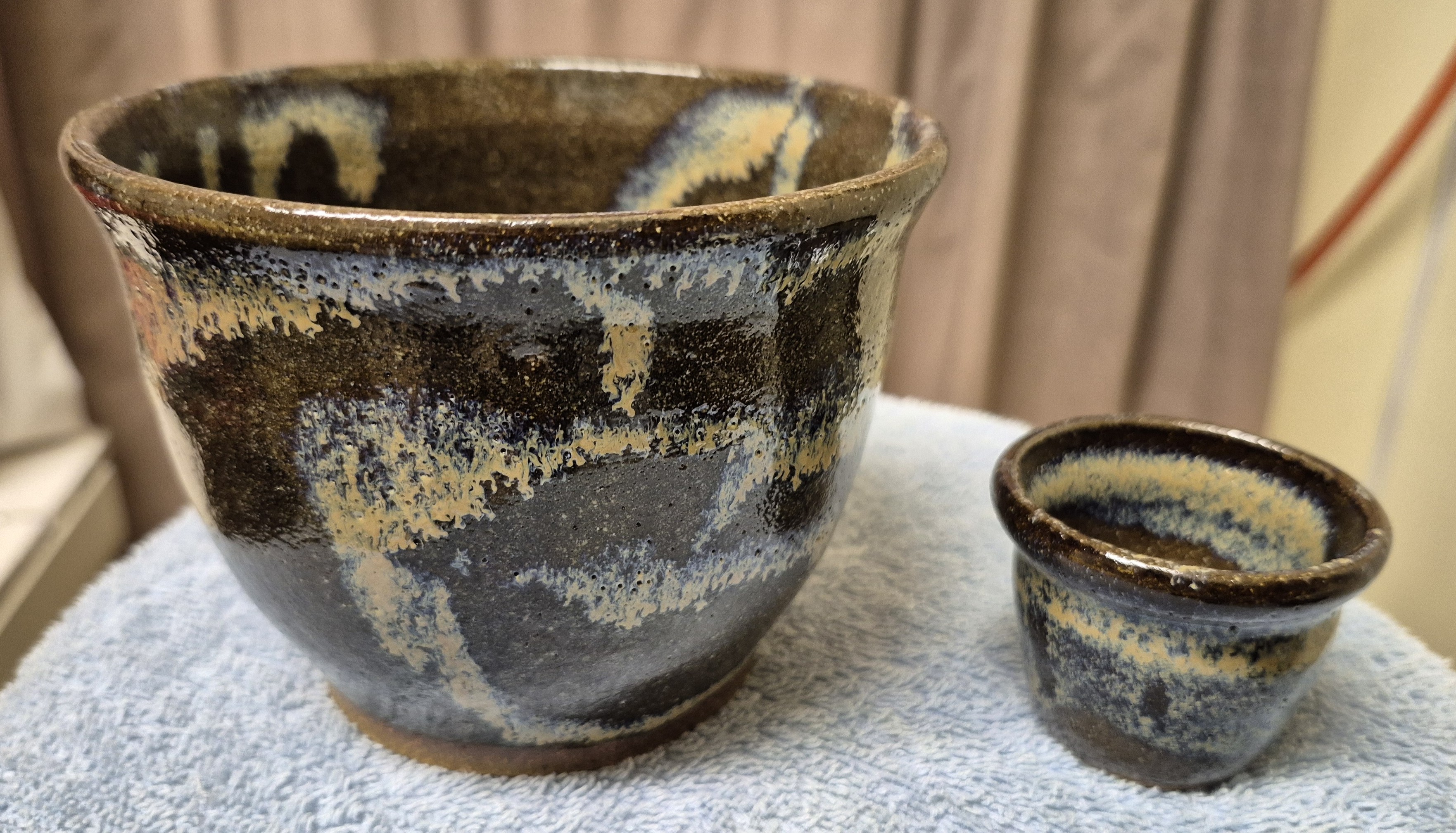 Handcrafted pottery by Estelle Pieters