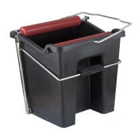 Bucket with roller wringer