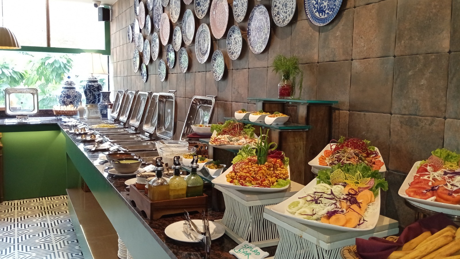 Discover the Finest Premium Buffet Restaurant in Noida